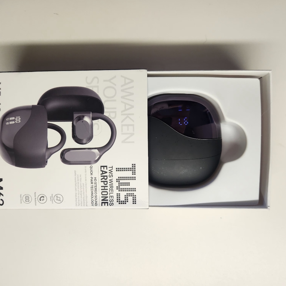 TWS WIRELESS EARPHONES NEW - Picture 3 of 4